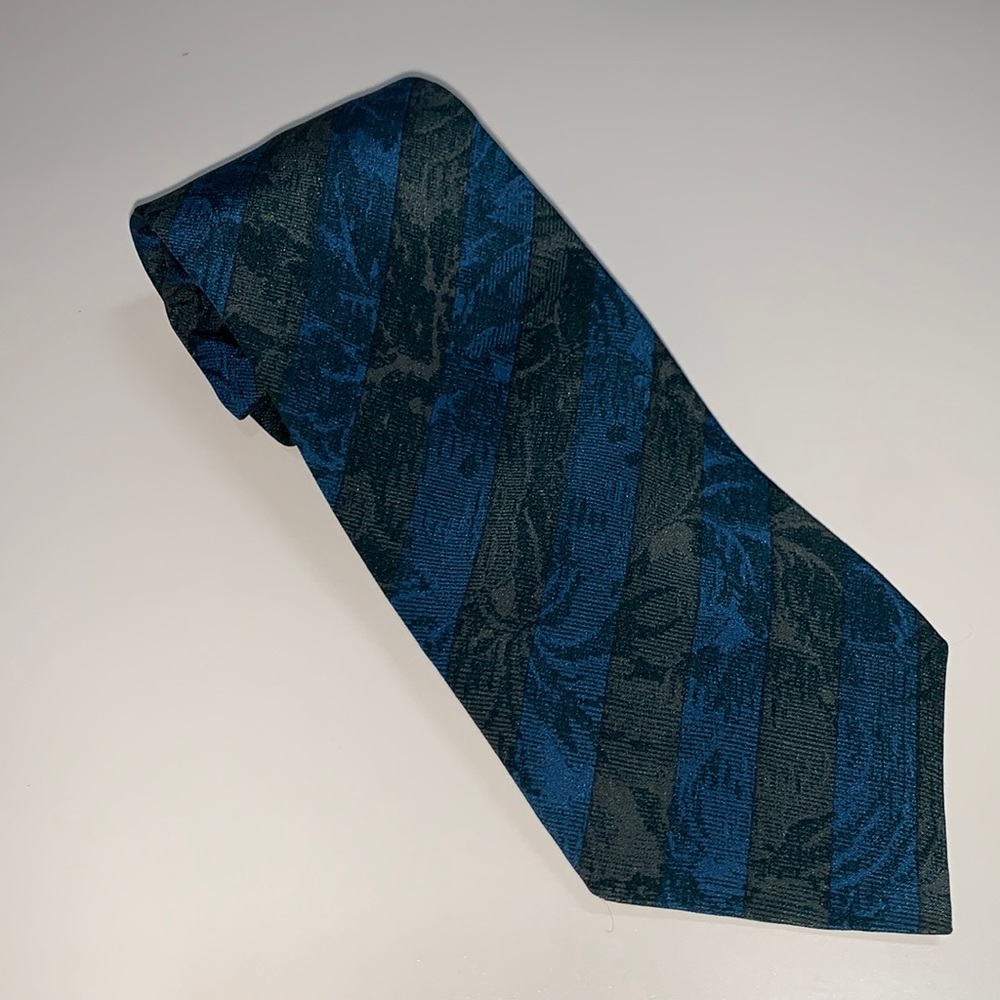 Bergdorf Goodman 100% Silk Blue/Olive Green Neck Tie